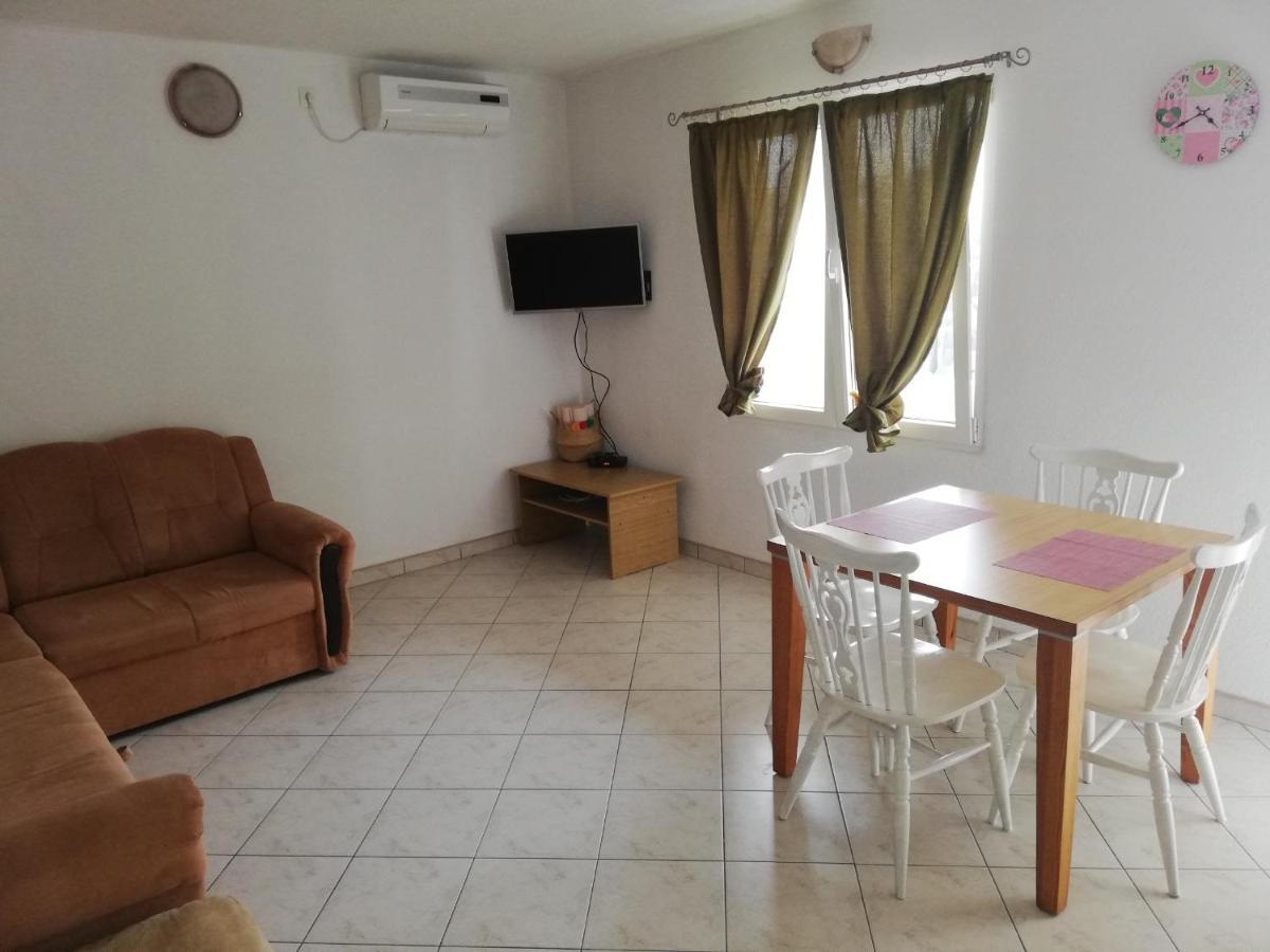 Apartments And Rooms With Parking Space Zavala, Hvar - 128 Jelsa  Zewnętrze zdjęcie